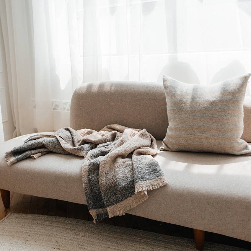 Linen Way Inc. - Wholesale Throw Blanket - Whitehorse Throw Oatmeal & Charcoal Border2