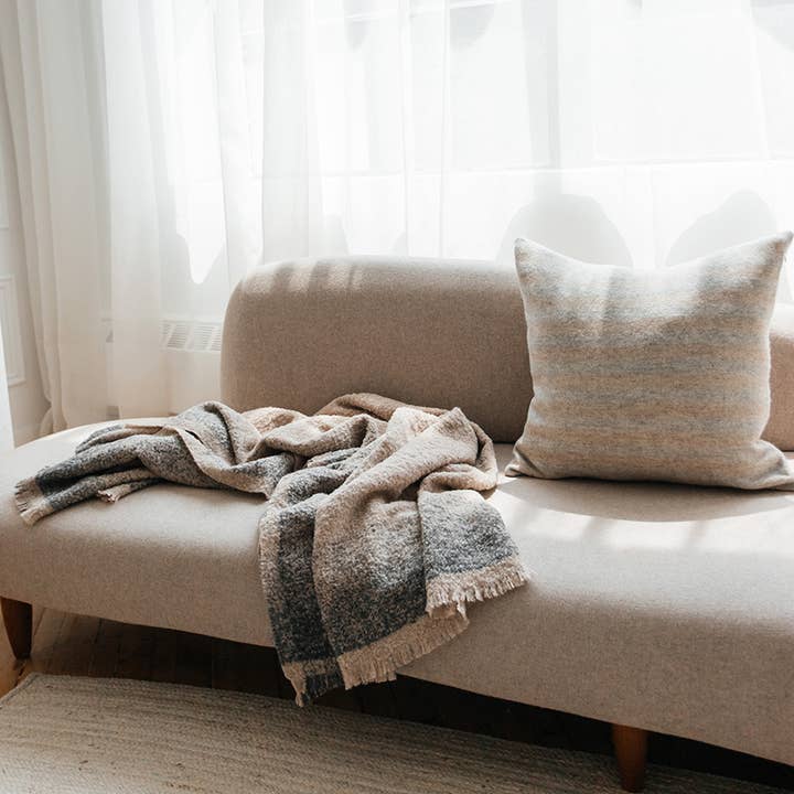 Linen Way Inc. - Wholesale Throw Blanket - Whitehorse Throw Oatmeal & Charcoal Border2