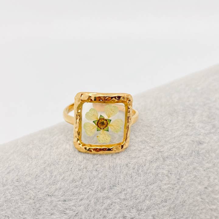 Mio Queena - Wholesale Cocktail/Statement Ring - 18K Gold Plated Stainless Steel Floral Ring - FGS/PDF