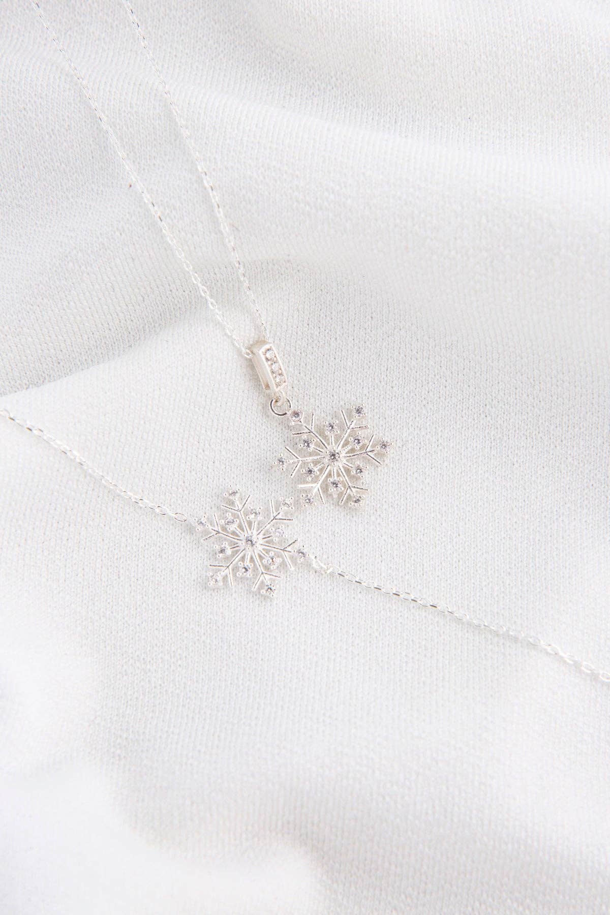 Volenia Silver - Wholesale Jewelry Set - Wholesale Women's 925 Sterling Silver Snowflake Pendant Necklace and Earrings Set2