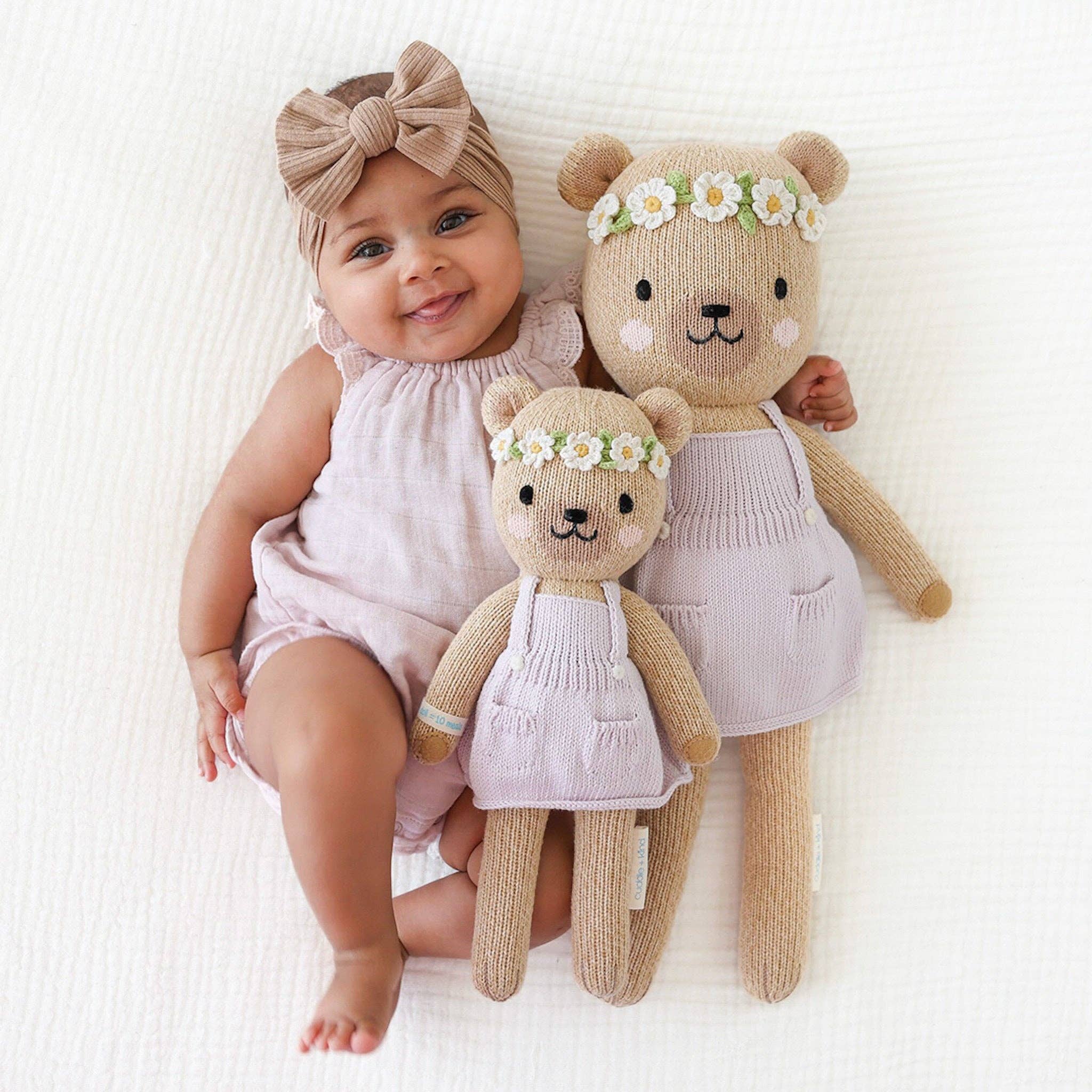 cuddle+kind - Wholesale Doll - Kids - Olivia the honey bear, gives 10 meals6