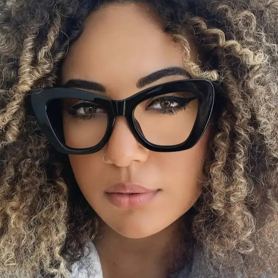 Yaya's Luxe Wholesale - Wholesale Eyeglasses - Women's - Women's Bold Cateye Glasses0
