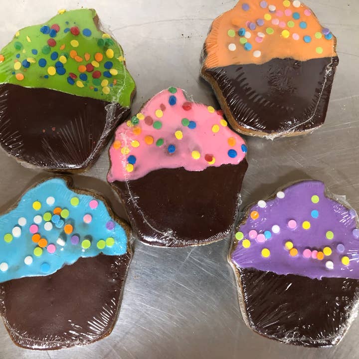 Lynchburger Pet Products - Wholesale Pet Treats - Dog - Sophie's Natural Pet Treats #3 - Crawfish or Cupcakes