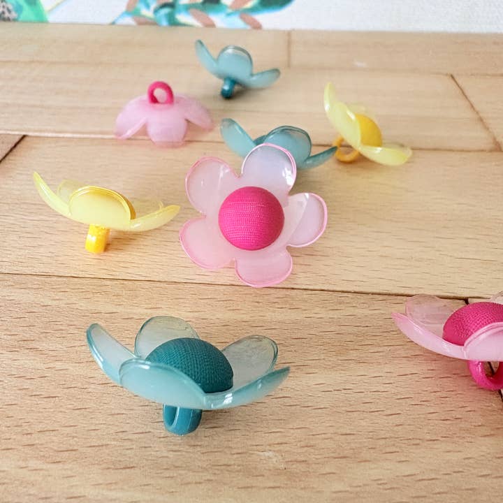 The Button Company - Wholesale Sewing button/snap - 63-83759 40L (25mm) Daisy Shank Button1