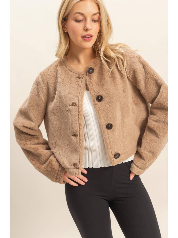 Faux fur jakke med knaplukning for engroshandel hos HYFVE