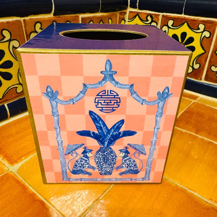 TOPICS IN THE TROPICS - Venta al por mayor Cajas de pañuelos - Caja de Kleenex de papel maché, Chinoiserie de mono, Cuadros rosas3