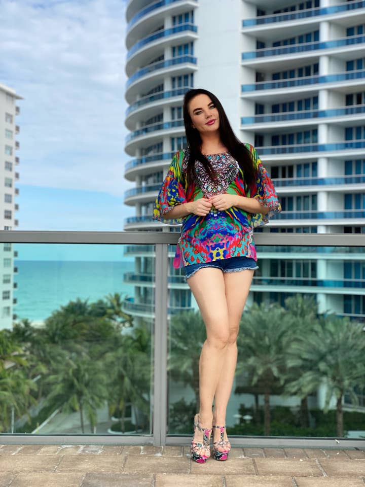 677 Haut à épaules dénudées Multicolore pour la vente par Ranee's