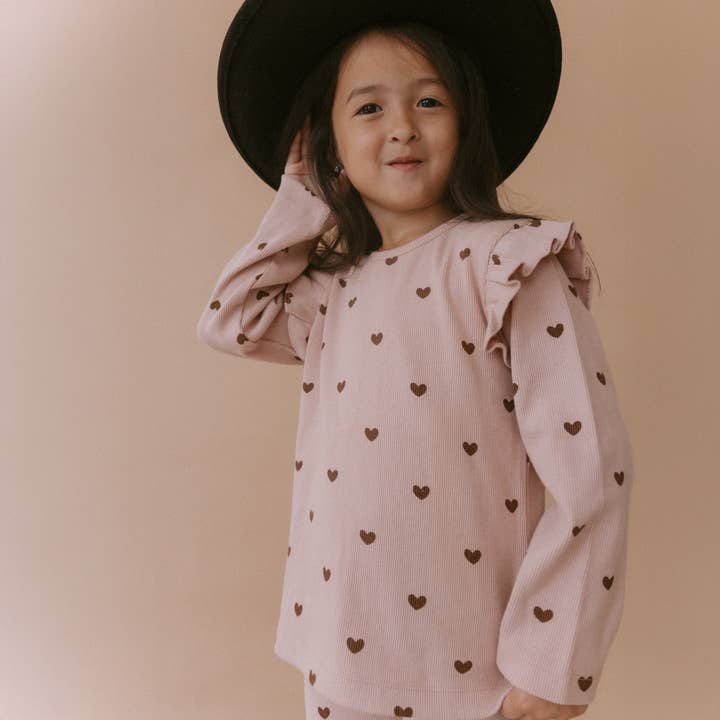 Conjunto de 2 Tops Orgânicos com Folhos e Manga Comprida - Corações + Rosa Empoeirado por atacado de Makemake Organics