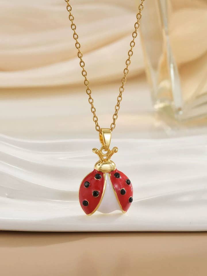 Damen Kreative Cartoon Käfer Halskette Marienkäfer Anhänger Schmuck Nischen Temperament Vielseitige Schlüsselbein Kette für den Großhandel von Fui fui jewelry llc