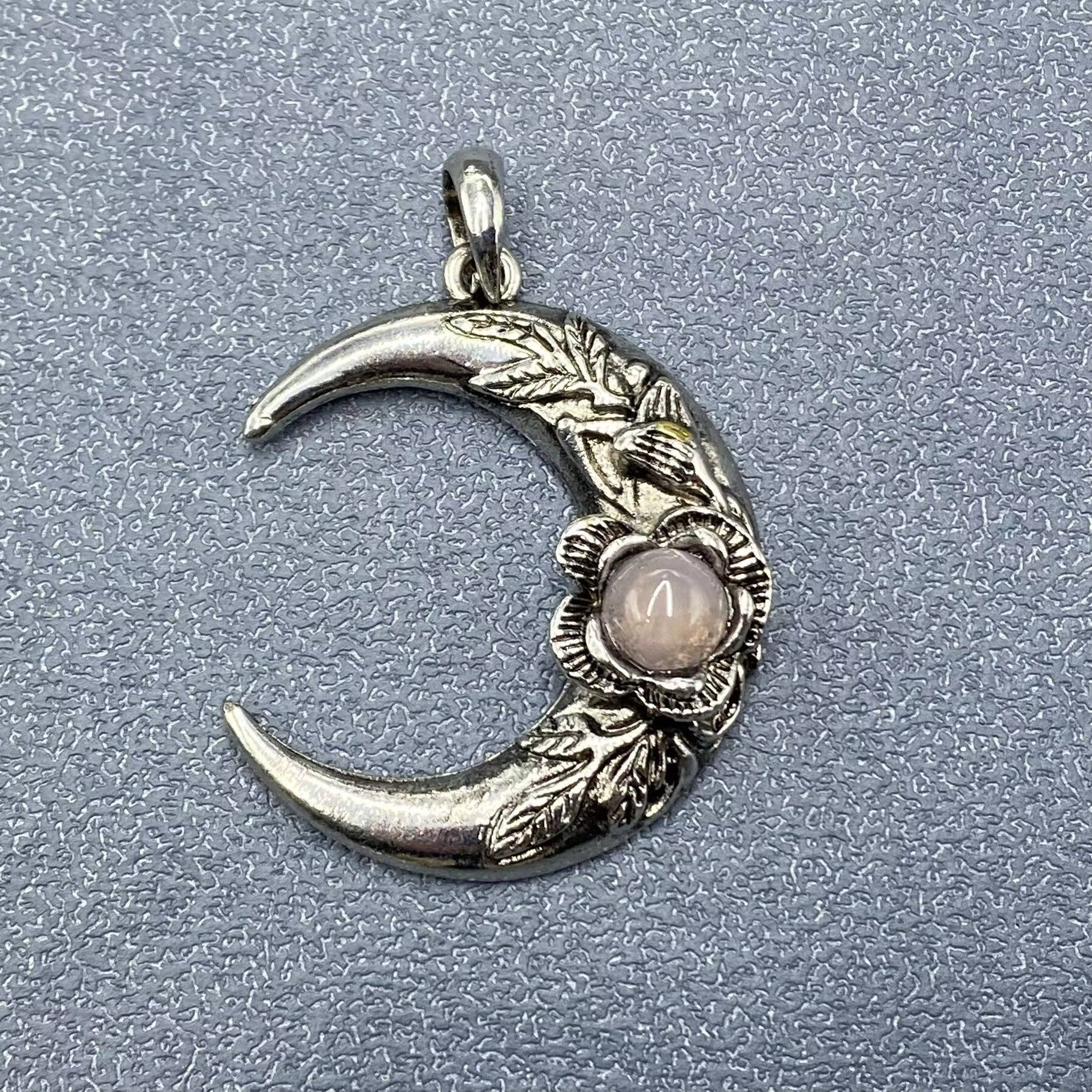 Mio Queena – wholesale Spiritual stone/crystal – Vintage Inlaid Stone Rose Moon Charm Pendant - CS/MS2