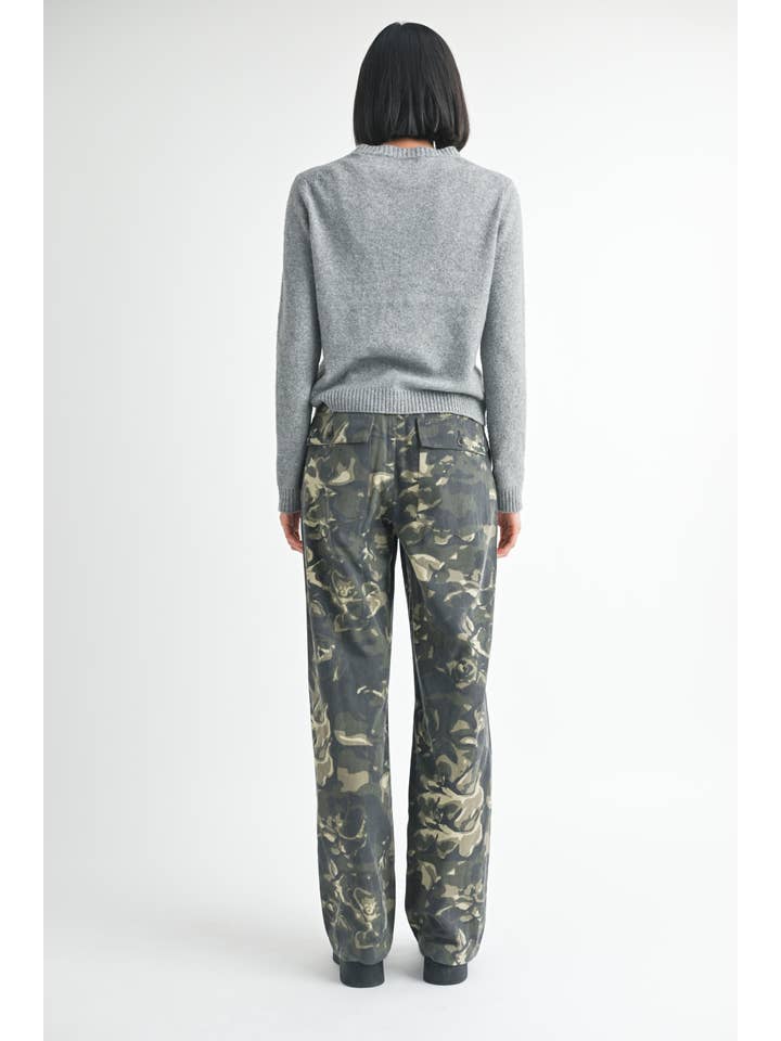 VINTAGE CAMO STRAIGHT LEG PANTS WITH POCKETS for wholesale on Faire8