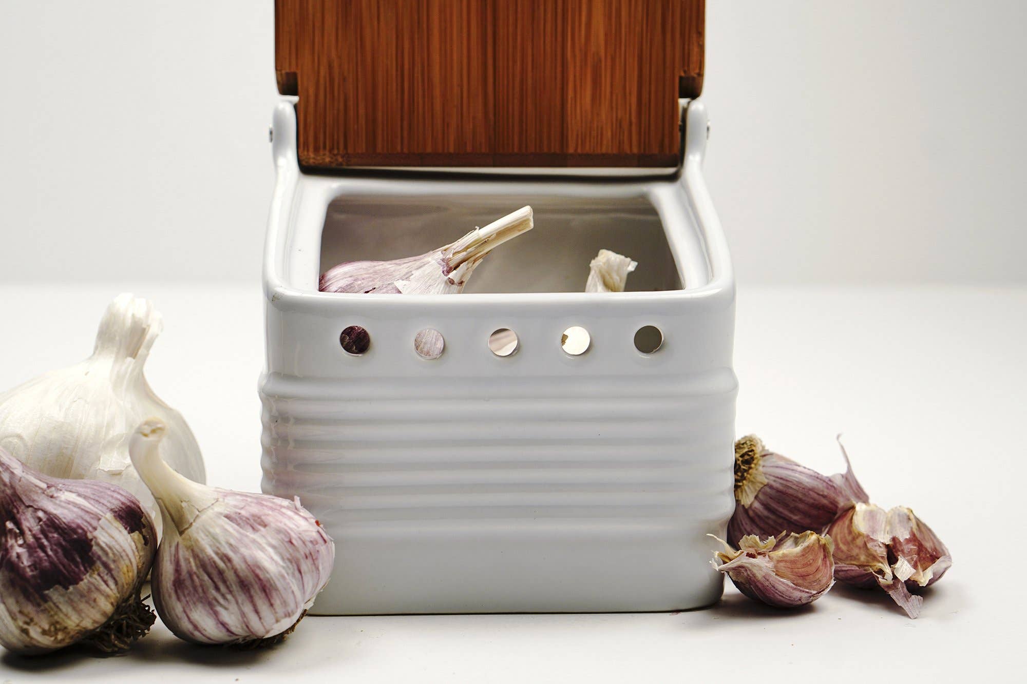 RSVP International - Wholesale Kitchen Tool/Gadget - Stoneware Garlic Keeper - White7