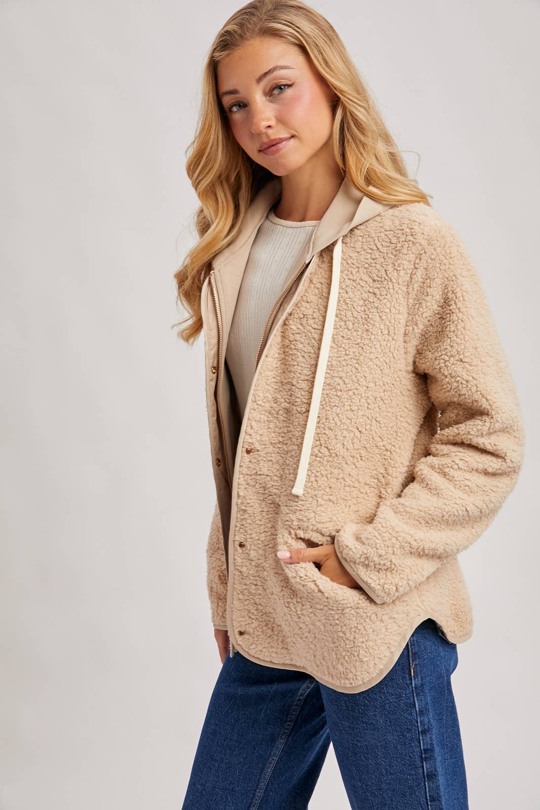 Bluivy - Wholesale Jacket - Women's - SHERPA ADJUSTABLE HOODED JACKET4