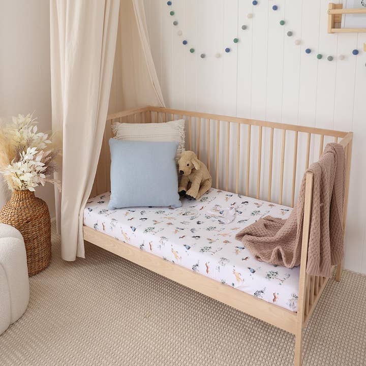 Sábana ajustable orgánica para cuna Dog Park para venta al por mayor de Snuggle Hunny