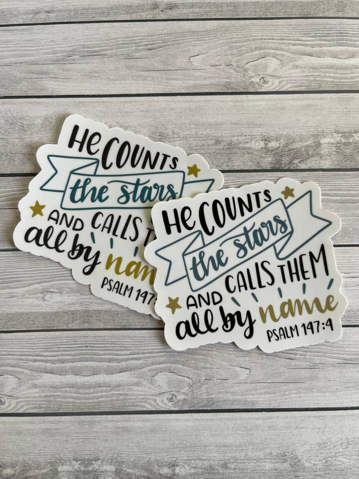 Il compte les étoiles et les appelle toutes par leur nom (Psaume 147:4) pour la vente par Confetti Living