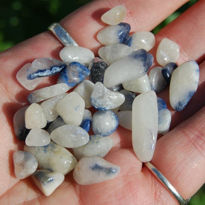 Caspar Curiosities - Wholesale Spiritual Stone/Crystal - 20-25pc Dumortierite Quartz Crystal Tumbled Stones, XS1