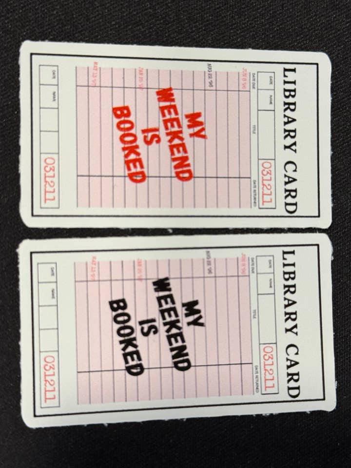 Carte de bibliothèque "Mon week-end est réservé" pour la vente par Upstate Design Decor