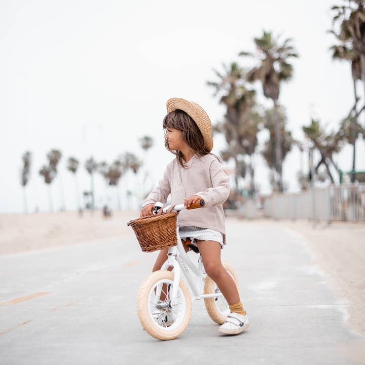 Banwood SL Europe - Wholesale Bike/Scooter - Kids - BANWOOD BALANCE BIKE FIRST GO VINTAGE - WHITE2