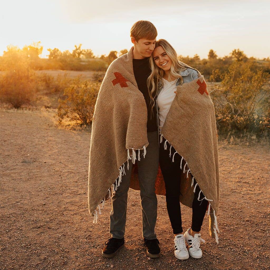 Trek Light - Wholesale Throw Blanket - Handwoven Throw Blanket | Positive Vibrations | Recycled2