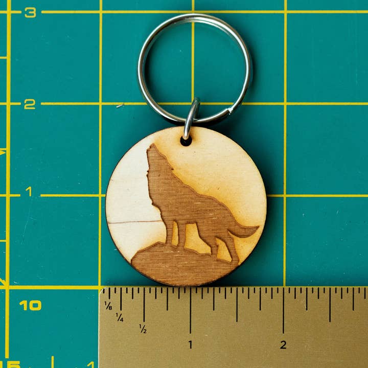 Most Amazing – Großhandel Schlüsselanhänger – Unisex – 50% RABATT - Heulender Wolf Holzschlüsselanhänger