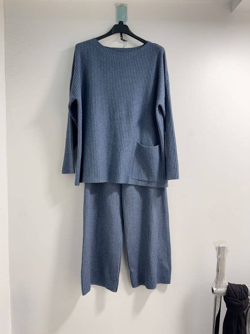 Happy look – Engroshandel Top- og buksesæt (IKKE Loungewear) - Dame – Ribstrikket Kvinde Sæt – Lige Bukser & Sweater2