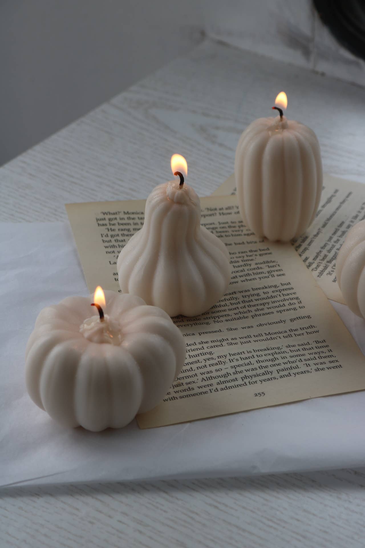 Mae Fleur - Venta al por mayor Velas de diseño llamativo - Vela alta decorativa de calabaza otoñal | Decoración de otoño2
