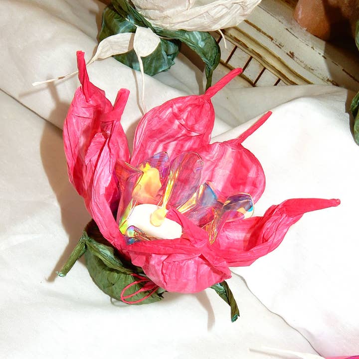 Portacandela LED a forma di fiore di elfo rosa in carta, filato e vetro per la vendita all'ingrosso da parte di Andrea van Angel