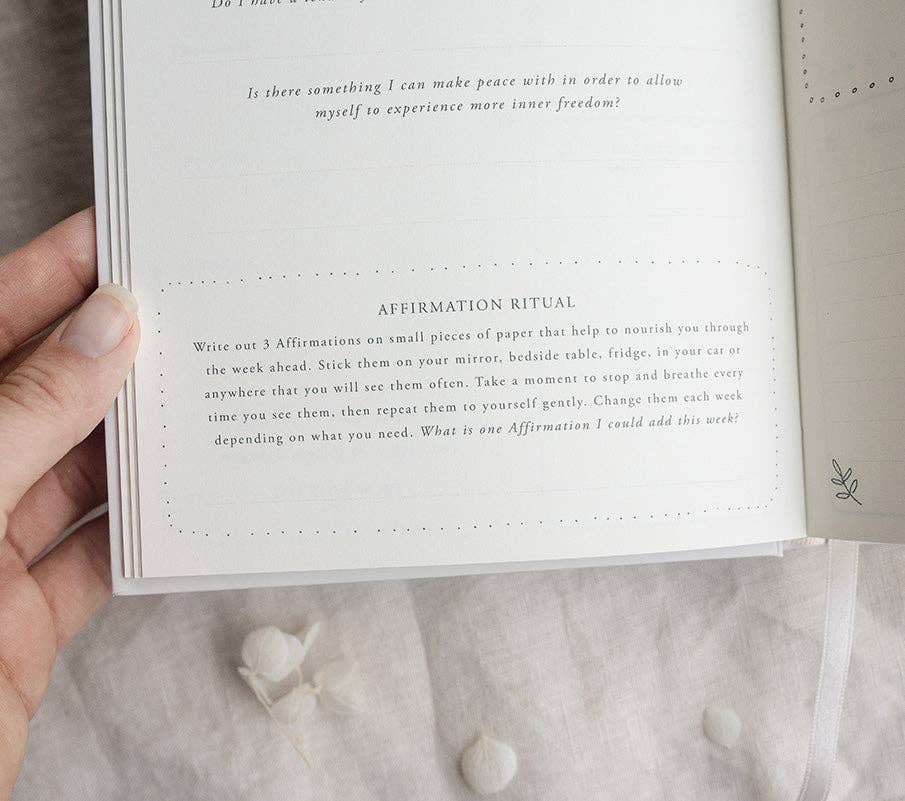 Musings from the Moon – wholesale Journal och dagbok – A Year of Coming Home – guidad dagbok för egenkärlek12