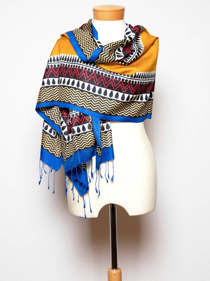 Écharpe Stola en pur Seta Eri Ahimsa - 2021 pour la vente par MALINI FASHION DESIGN PRIVATE LIMITED