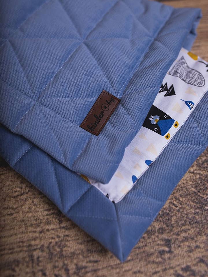 Kinder Hop Trekanter Jeans Baby tæppe 100x70cm for engroshandel hos Kinder Hop SP. Z O.O.