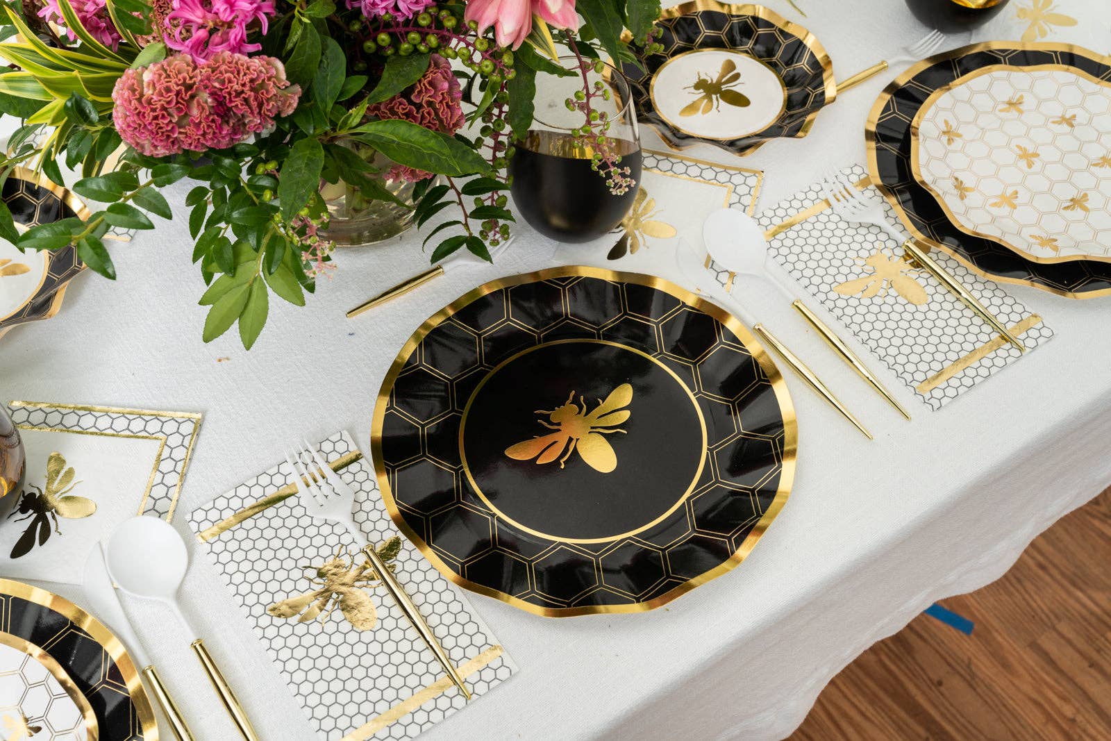 Sophistiplate - Wholesale Disposable Napkin - Honeybee Paper Guest Towel/20pk6