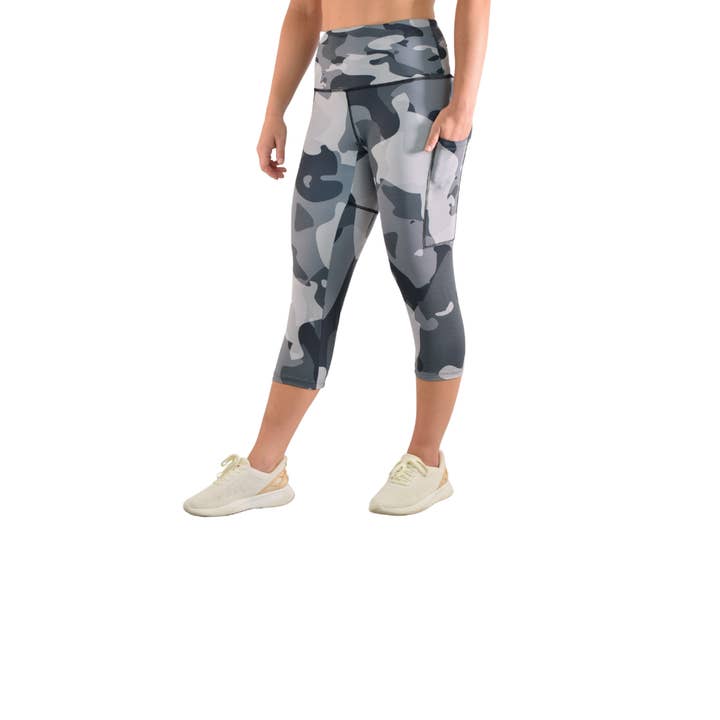 Läckagesäkra Cropped Leggings - Grå/Svart Camo för wholesale av Moxie Fitness Apparel