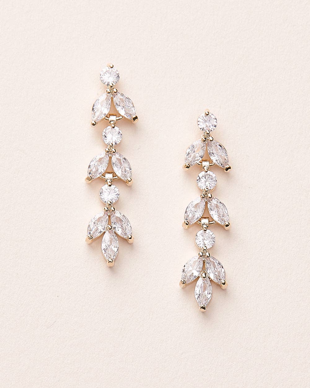 Dareth Colburn Designs - Venta al por mayor Pendientes colgantes - Pendientes Sydney Floral CZ1