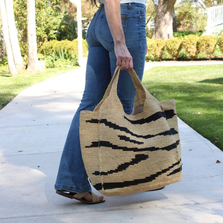 Shebobo - Wholesale Shoulder bag – Unisex - Mamie XL Crochet Straw Basket Handbag3