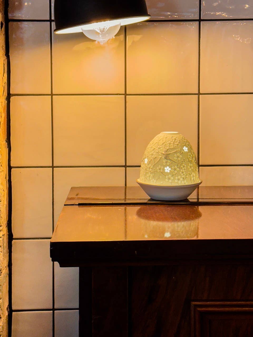 L. GLOW Home – Großhandel Kerzenhalter – Kerzenhalter mit Schwalben-Motiv und Kirschblüten1