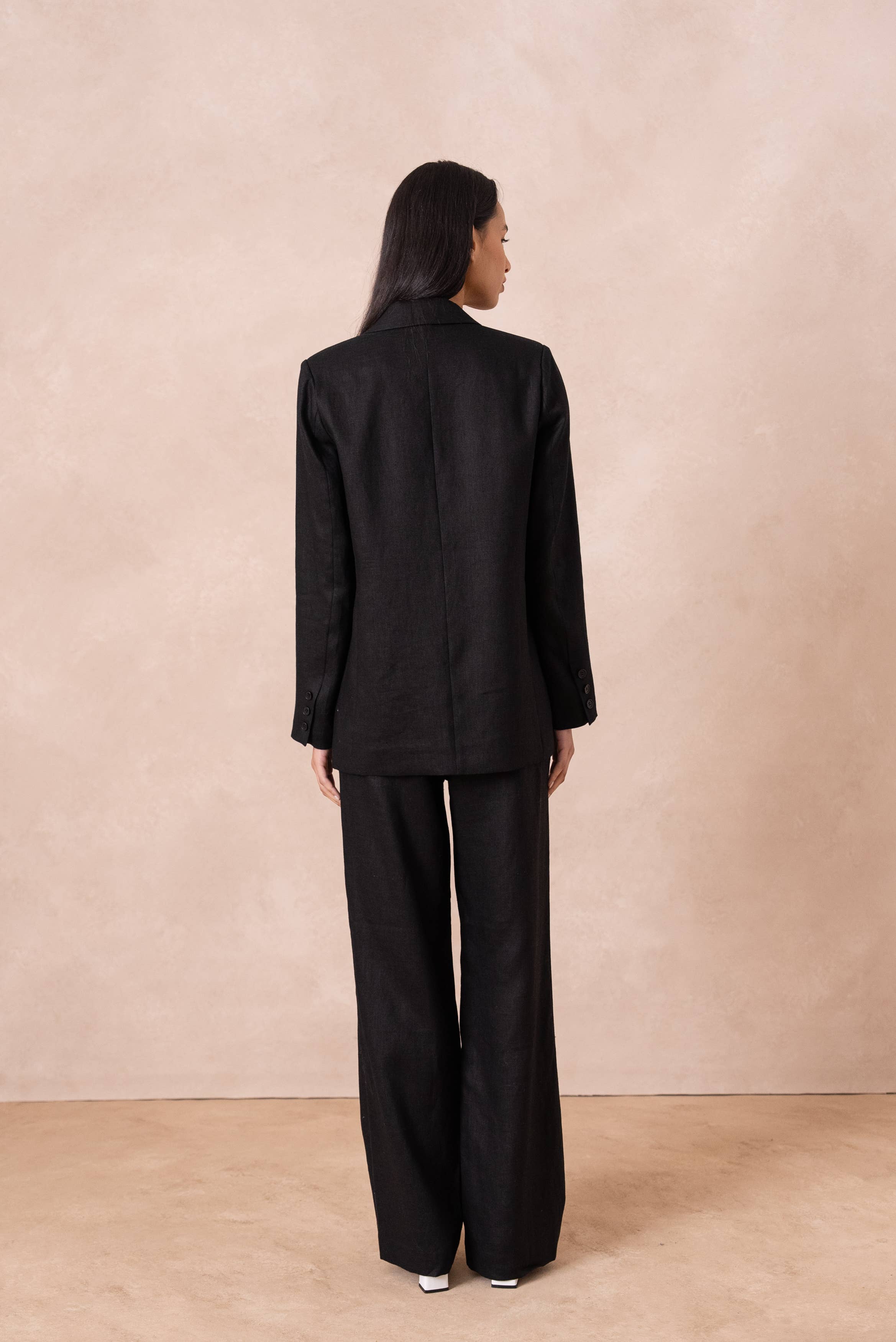 Attentif Paris - Venta al por mayor Blazer - Mujer - [De lino] Chaqueta blazer de corte recto en lino de calidad superior48