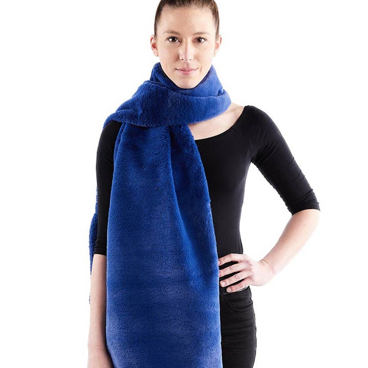 Amy Page DeBlasio - Vente Écharpe – femme - Écharpe en fausse fourrure à imprimé graffiti et fourrure bleue3