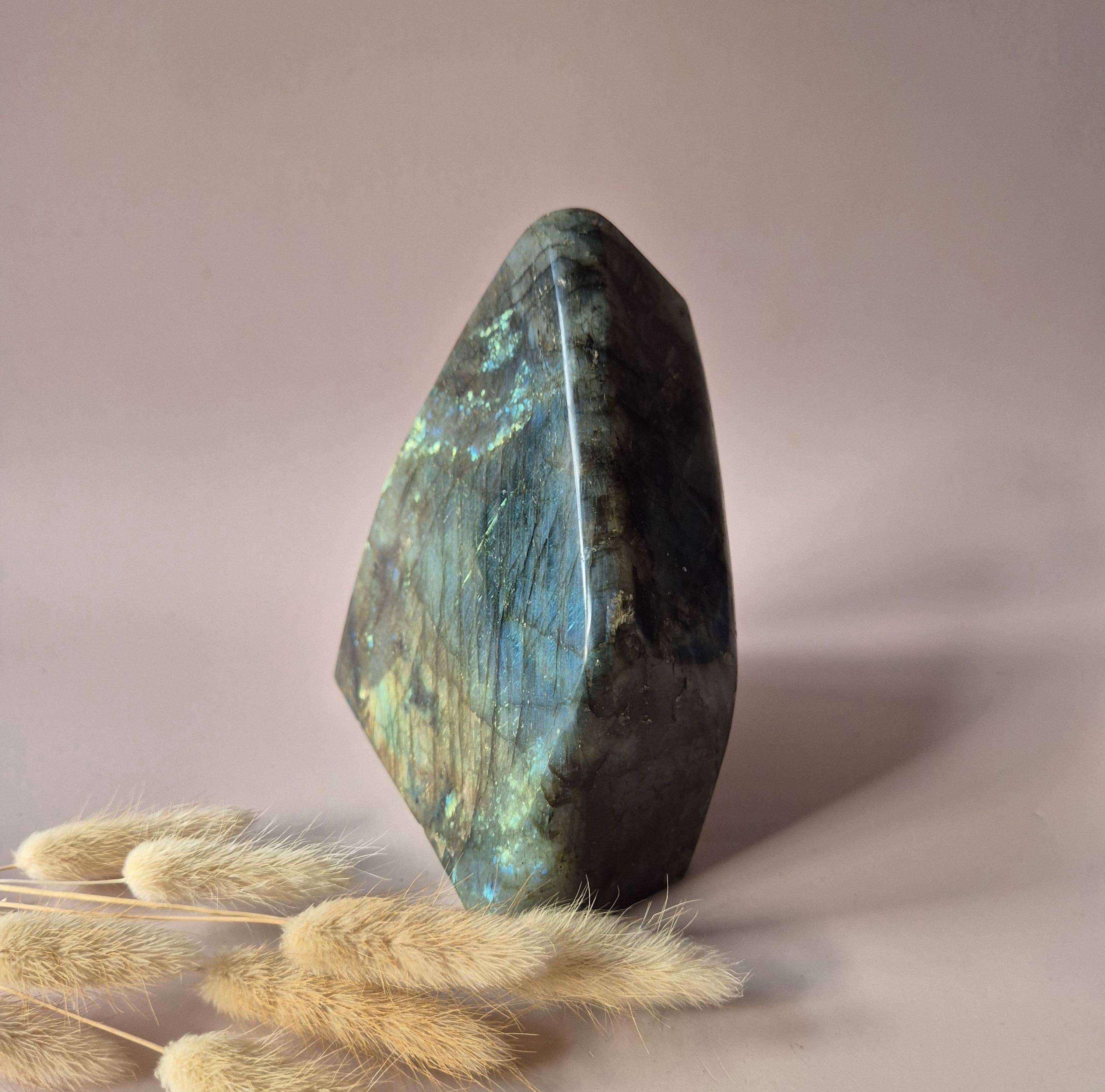 Moonlight Gemstones - Wholesale Spiritual Stone/Crystal - XXL Labradorite Freeform of 1800g – Intense Flash & Spiritual Protection2