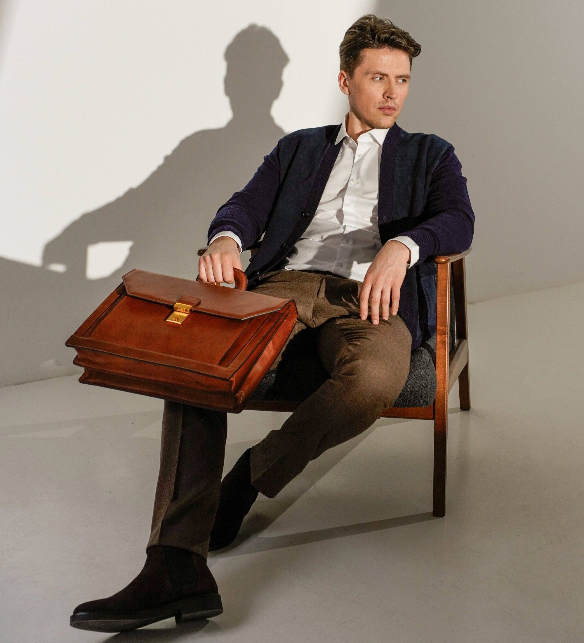 Time Resistance – Engroshandel Dokumentmappe – Unisex – Stor læderattachémappe - Den usynlige mand1