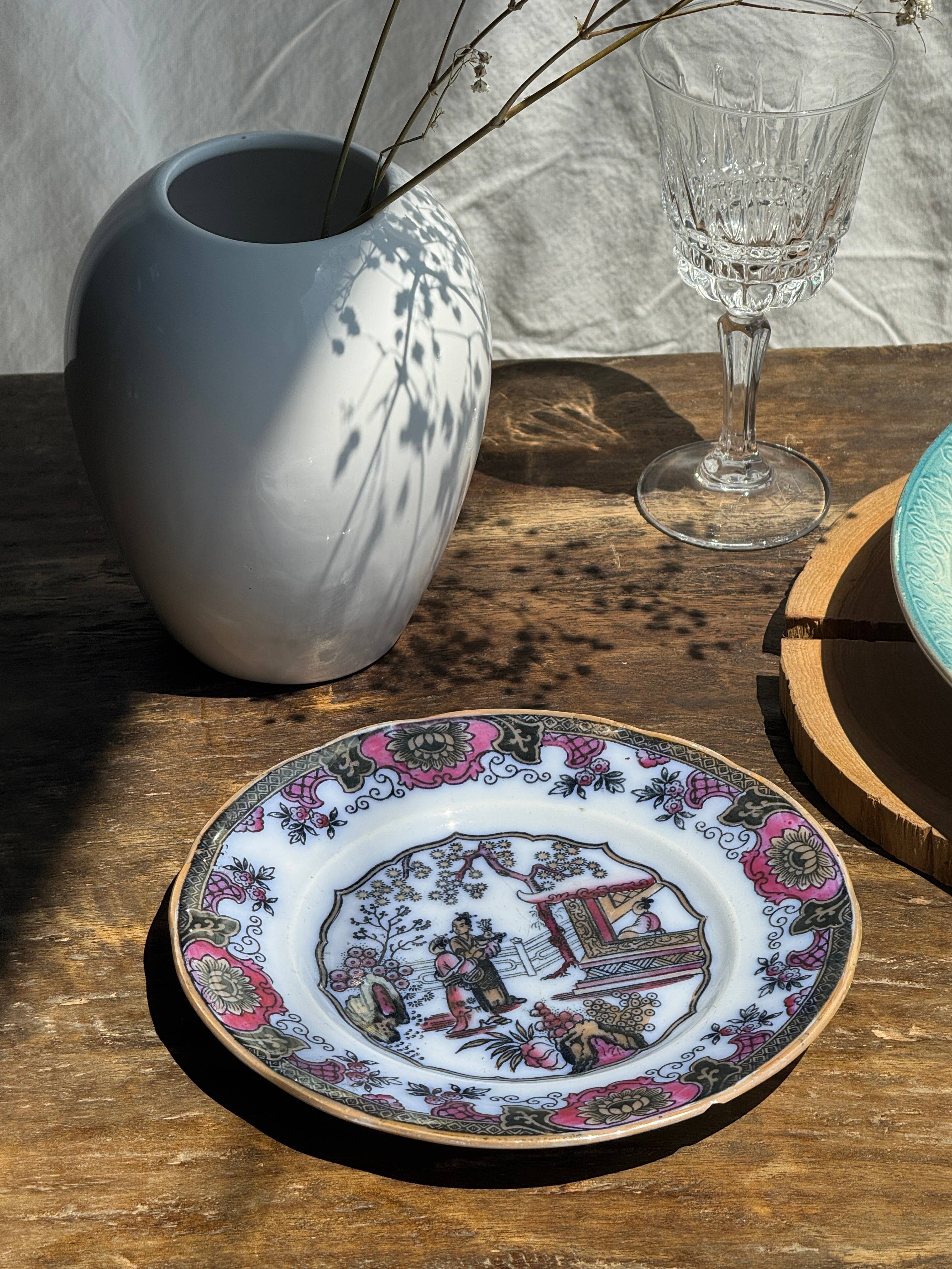 Office Objets - Wholesale Dinner Plate - 1850 Canton plate depicting a garden scene8