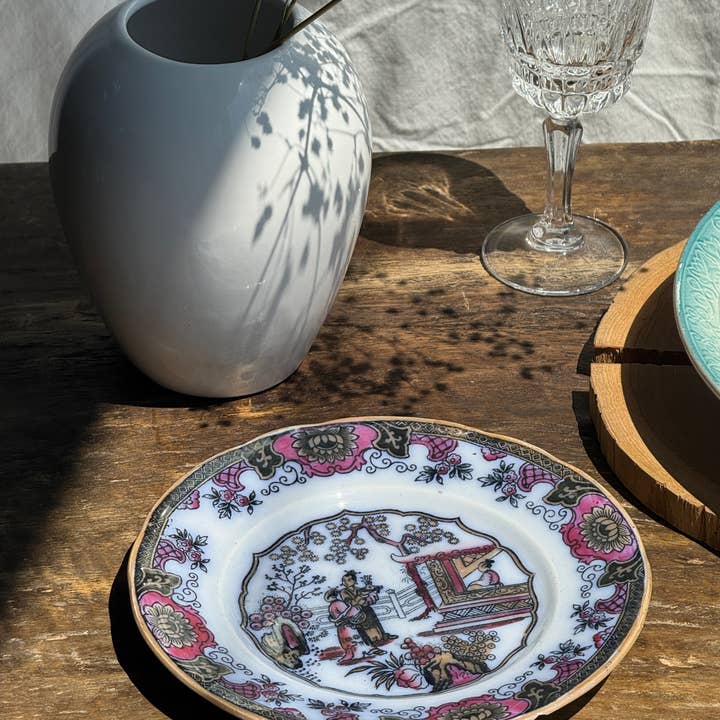 Office Objets - Wholesale Dinner Plate - 1850 Canton plate depicting a garden scene8