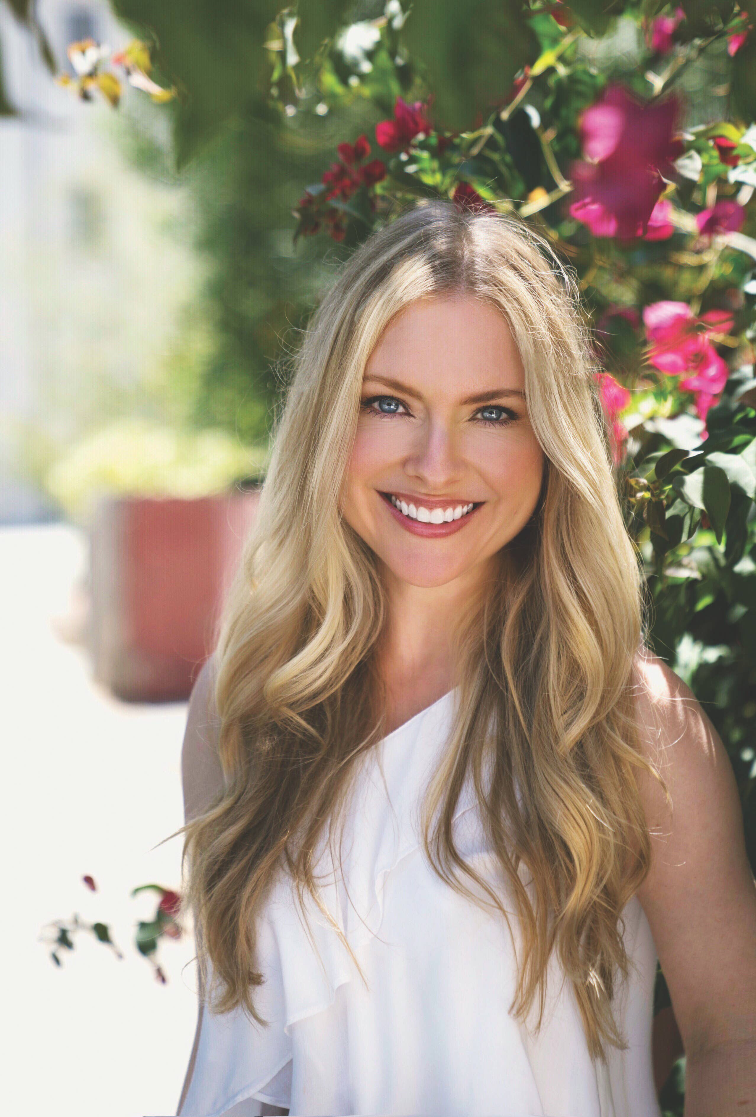 Schiffer Publishing - Wholesale Arts & Entertainment - Watercolor the Easy Way Flowers6