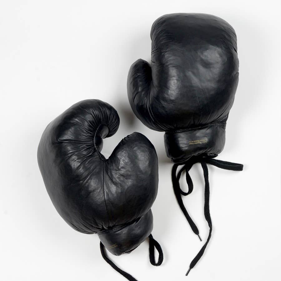 John Woodbridge Makers - Wholesale Decorative Tabletop Object - VINTAGE LEATHER BOXING GLOVES 192012