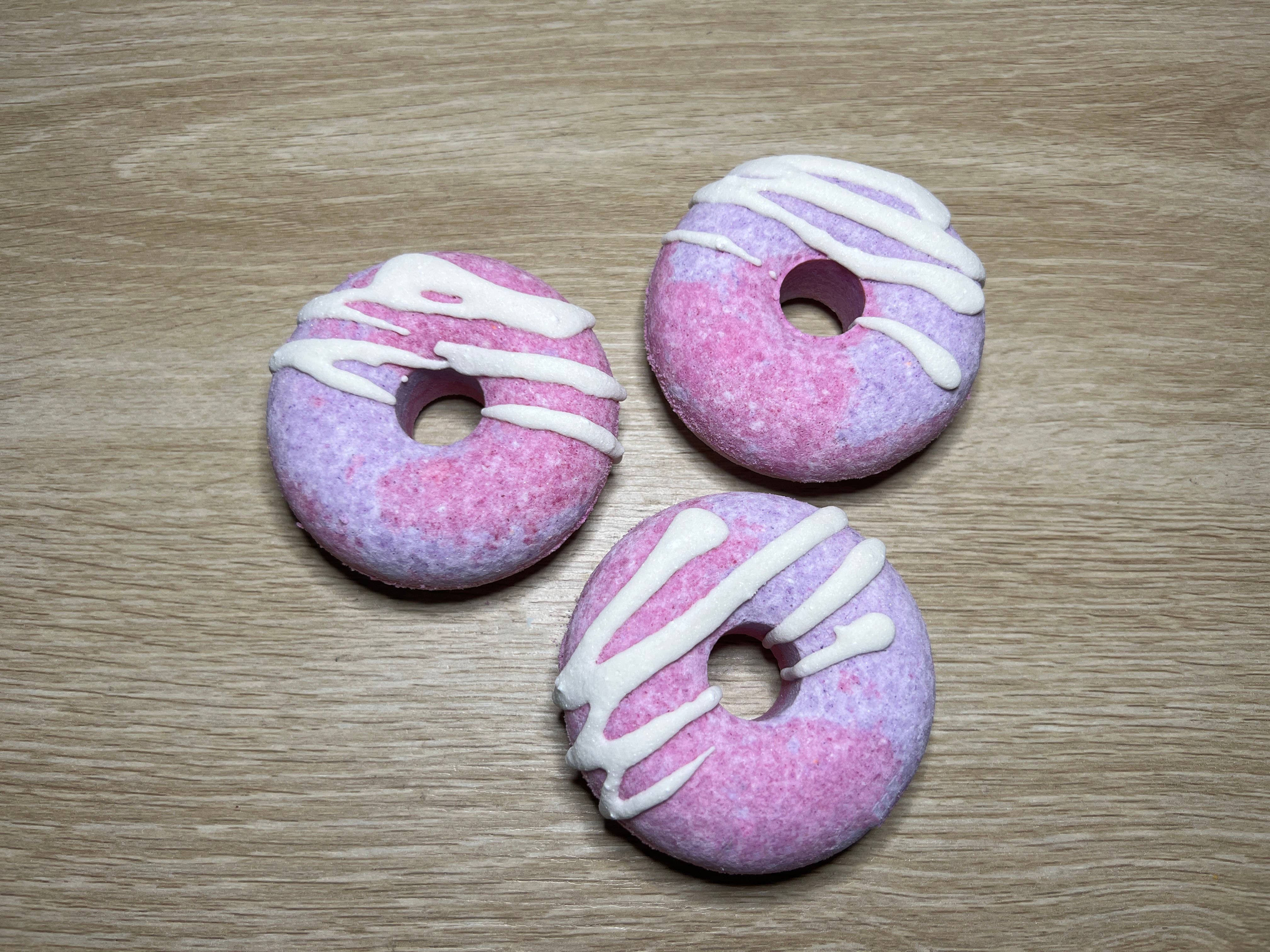 Wicks 'n Lotions - Wholesale Bath bomb/fizz - Berry Sweet Donut Bath Bombs x10