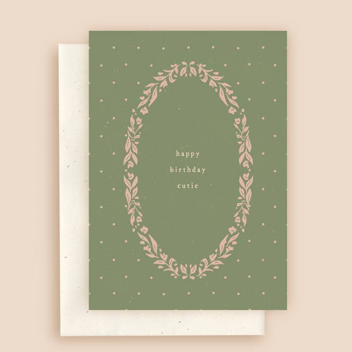 Carte de vœux délicate « Happy Birthday Cutie » au format A6 pour la vente par Rosemark Press