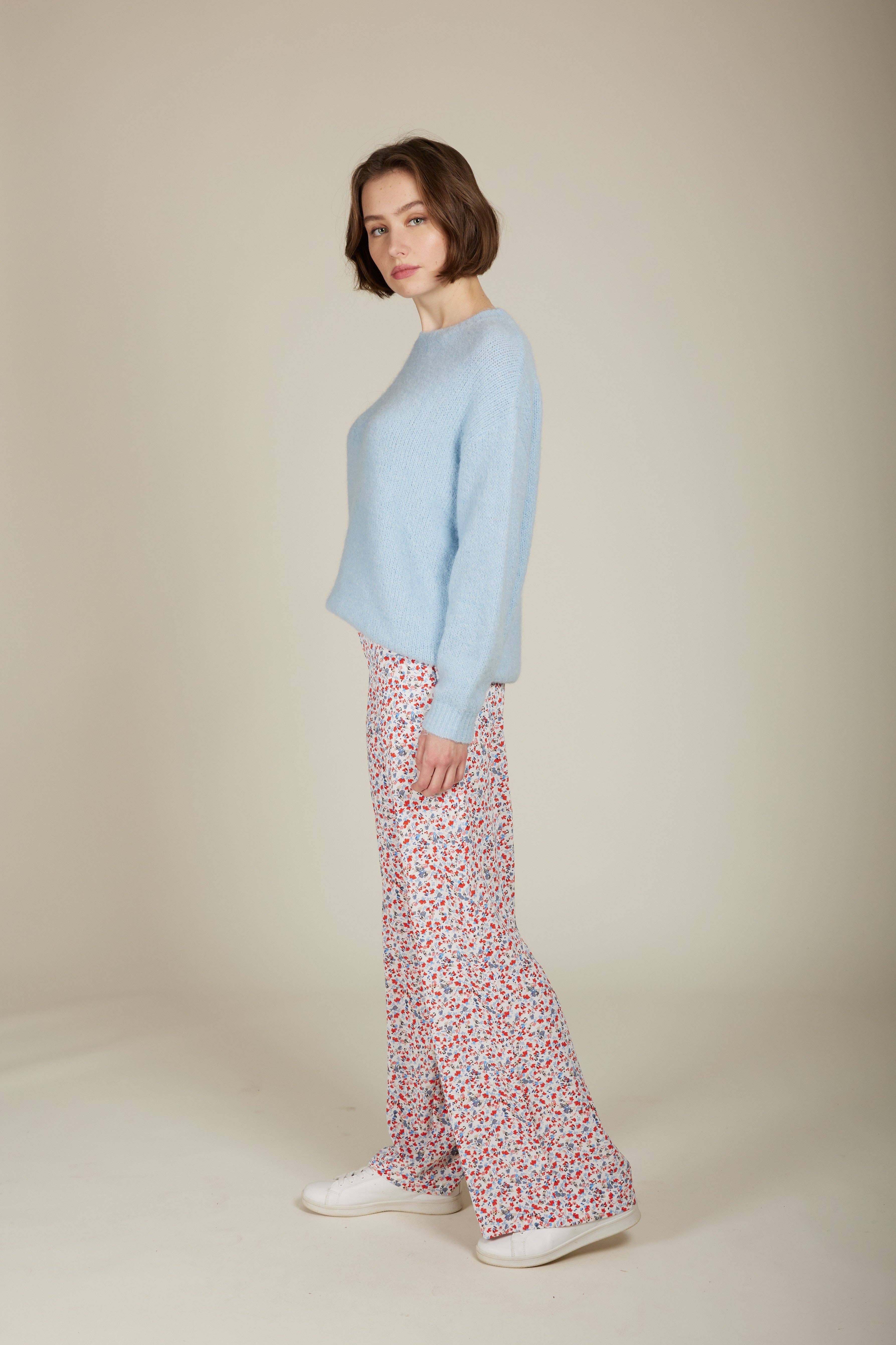 WHITE BABETTE - Loose and flowing floral print pants for wholesale on Faire0
