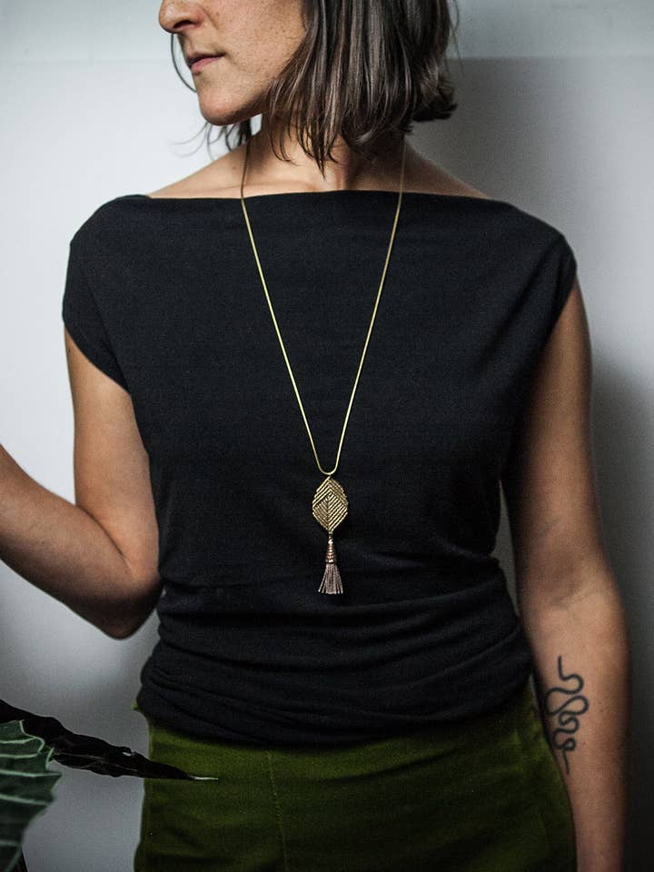 Buddha-Anhänger-Halskette aus Guss für den Großhandel von AMiRA jewelry