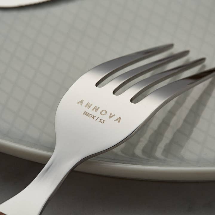 ANNOVA - Wholesale Flatware Set - ANNOVA Walnut Wood Silverware Set 20 Pieces Retro2