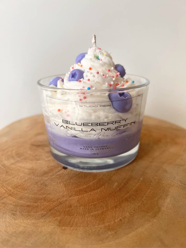 Blueberry Vanilla Scented Dessert Candle, Soy Wax Candle for wholesale by Studio Rein