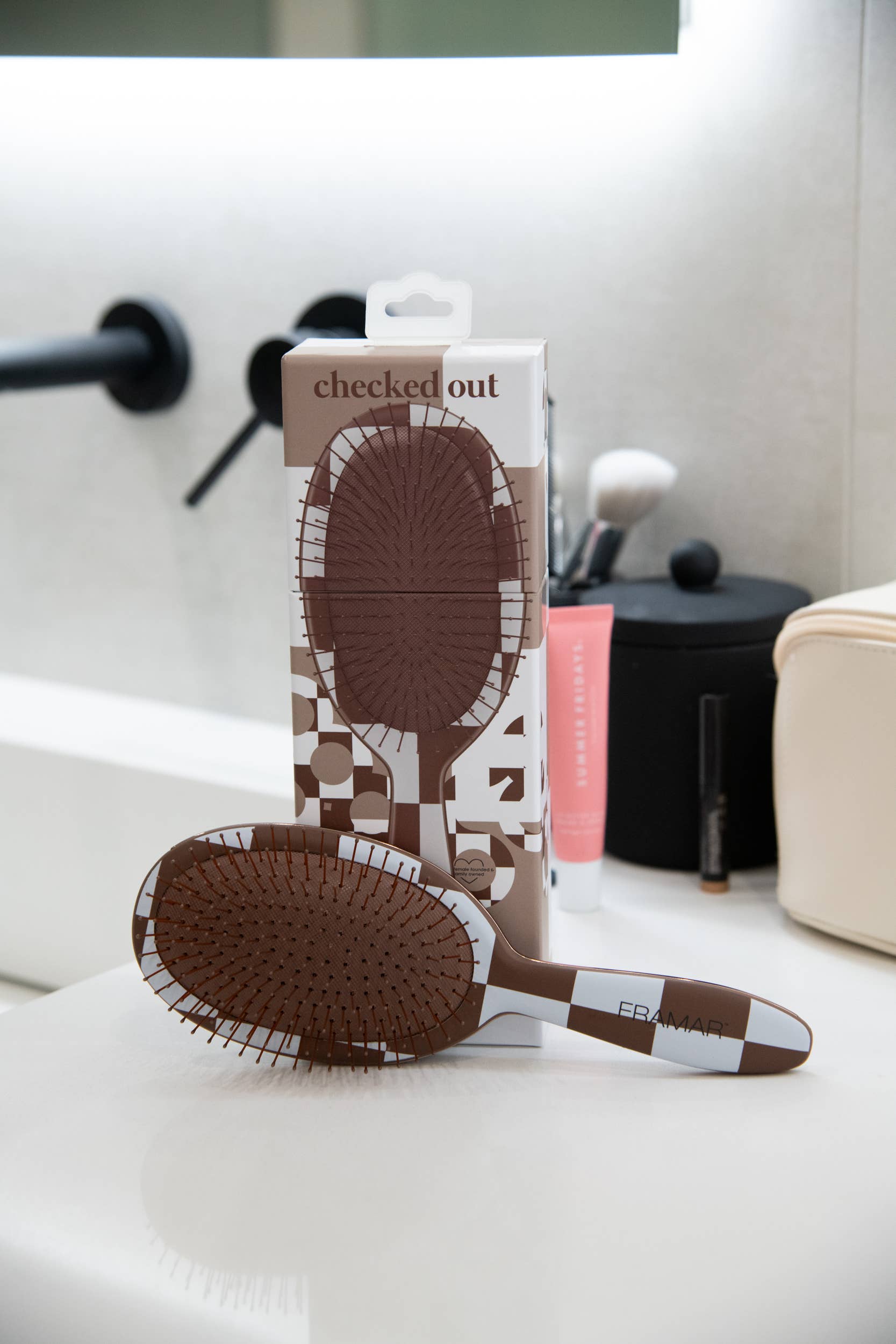 Framar Hair Brushes & Hair Accessories - Wholesale Hair Brush/Comb - FRAMAR Checkered Detangling Brush, Wet Hair Brush Detangler6